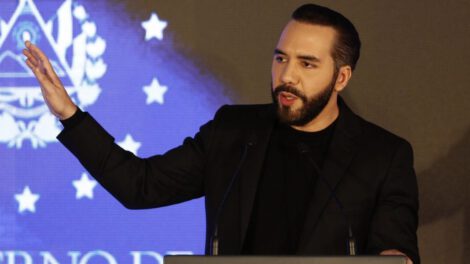 Nayib Bukele llega a EE.UU. para reunirse con Donald Trump
