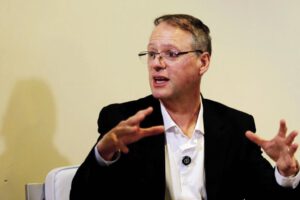 Jaime Dunn denuncia inscripción trucha en el MAS