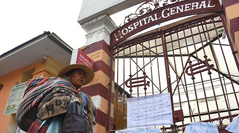 Paro de salud en Santa Cruz deja a la población sin atención médica