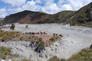 denuncia contra Comibol por mazamorra en Llallagua