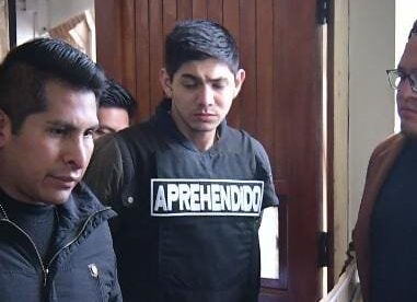 Ataque de joven disfrazado de Joker