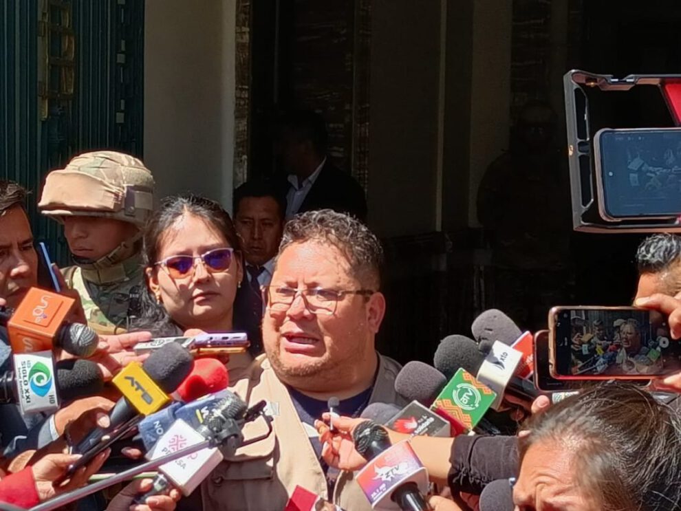 Horario continuo y feriado nacional por Semana Santa