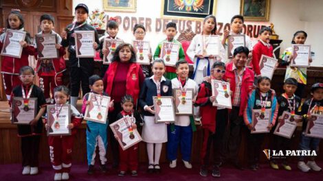 Deportistas destacados que recibieron reconocimientos por el Día del Niño