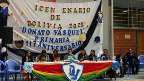 Unidad Educativa Donato Vásquez celebra 117 años de historia