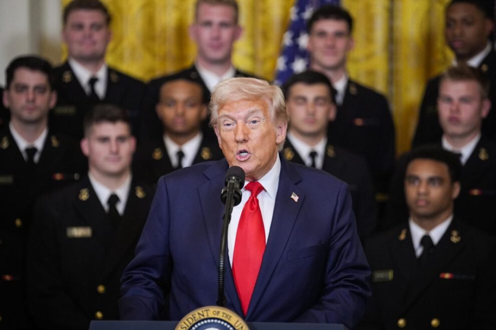 Gobierno de Trump en desacato por envío de migrantes