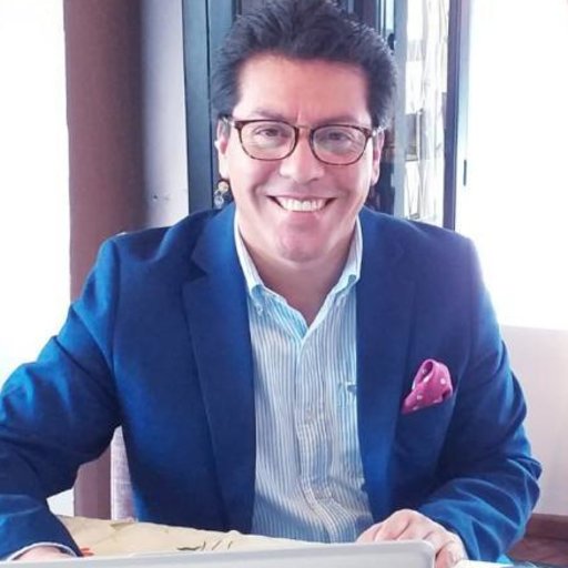 Daniel Novoa se impone al correísmo en Ecuador