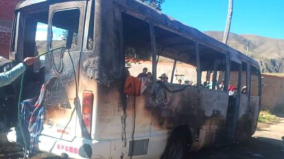 Incendio en bus escolar por explosión de garrafa de GLP