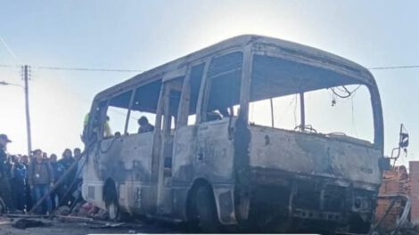 Incendio autobús escolar en Lagunillas, Potosí