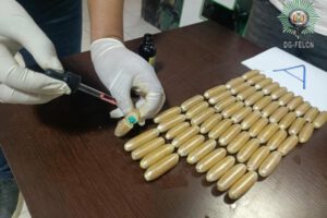 Cápsulas con droga en el estómago del paciente