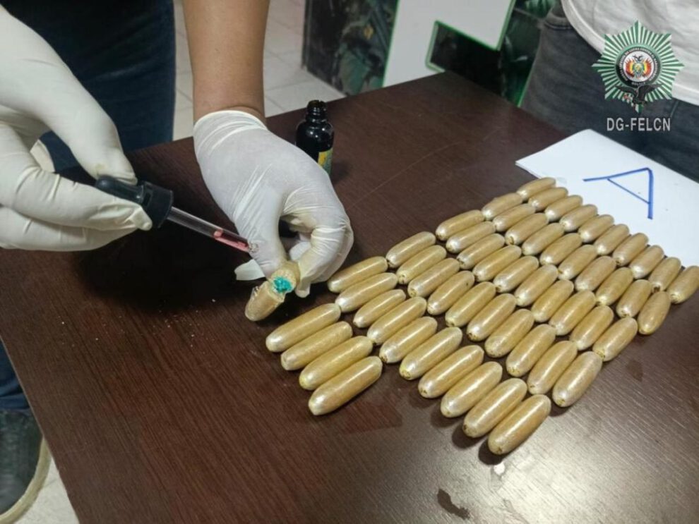 Cápsulas con droga en el estómago del paciente