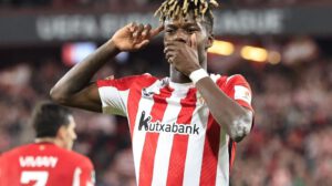 El delantero del Athletic Club Nico Williams celebra su gol durante el partido de vuelta de los cuartos de final de la Liga Europa