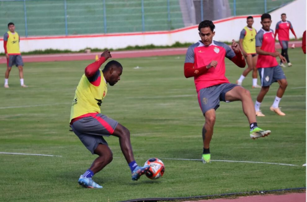 CDT Real Oruro busca victoria ante Oriente Petrolero en el Bermúdez