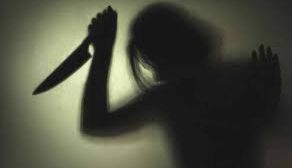 Mujer en estado de ebriedad ataca a su pareja