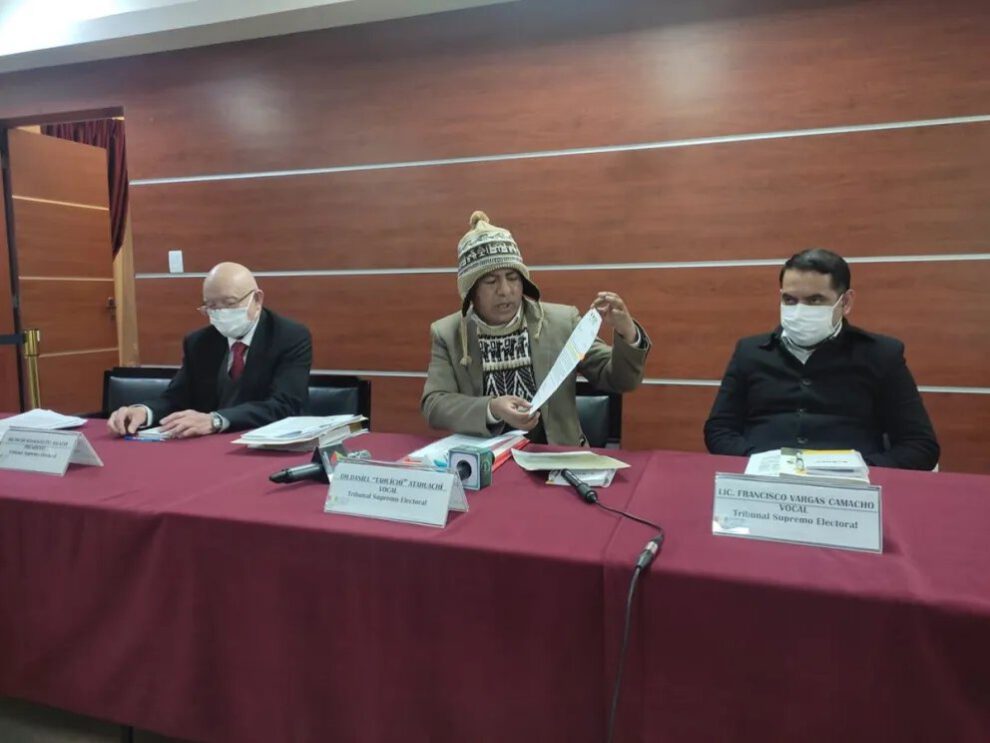 Alianzas políticas deben cumplir requisitos legales según Tahuichi Tahuichi