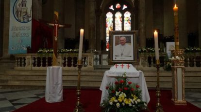 Papa Francisco homenaje en La Paz
