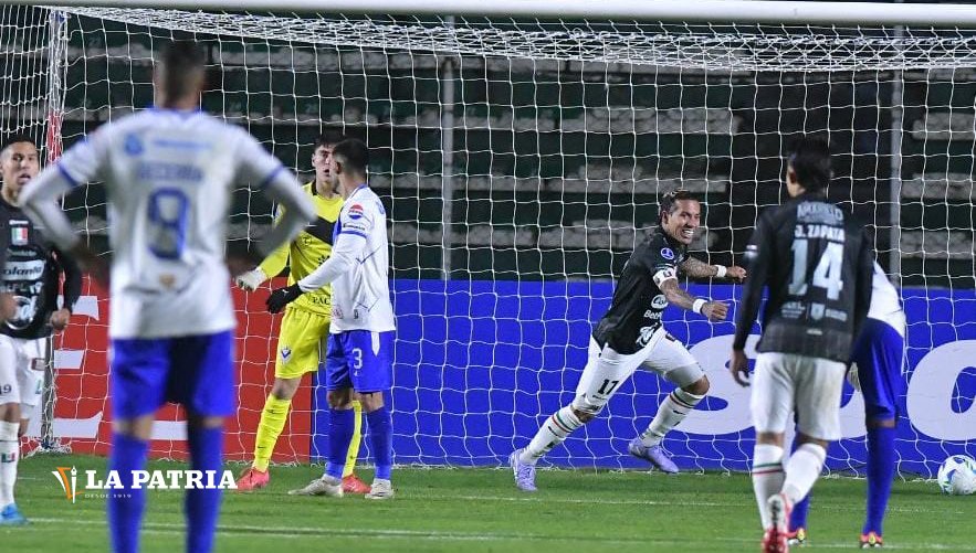 Dayro Moreno triplete en Copa Sudamericana