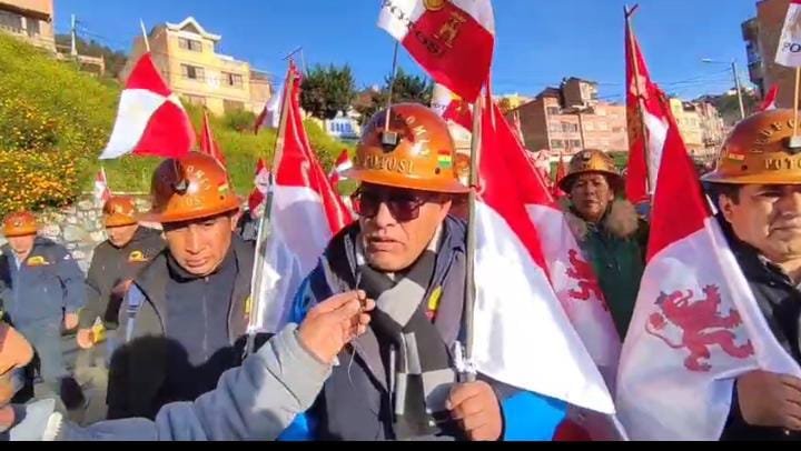 Crisis de diésel y material explosivo en el sector minero cooperativista