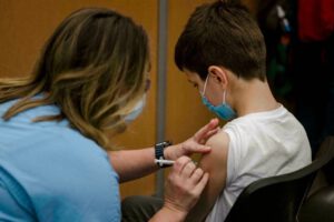 campaña de vacunación infantil fronteriza entre Bolivia y Perú