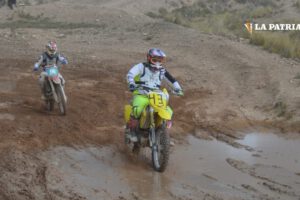 Pilotos orureños en motociclismo