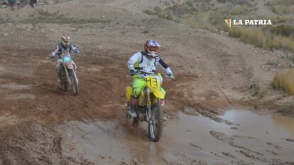 Pilotos orureños en motociclismo