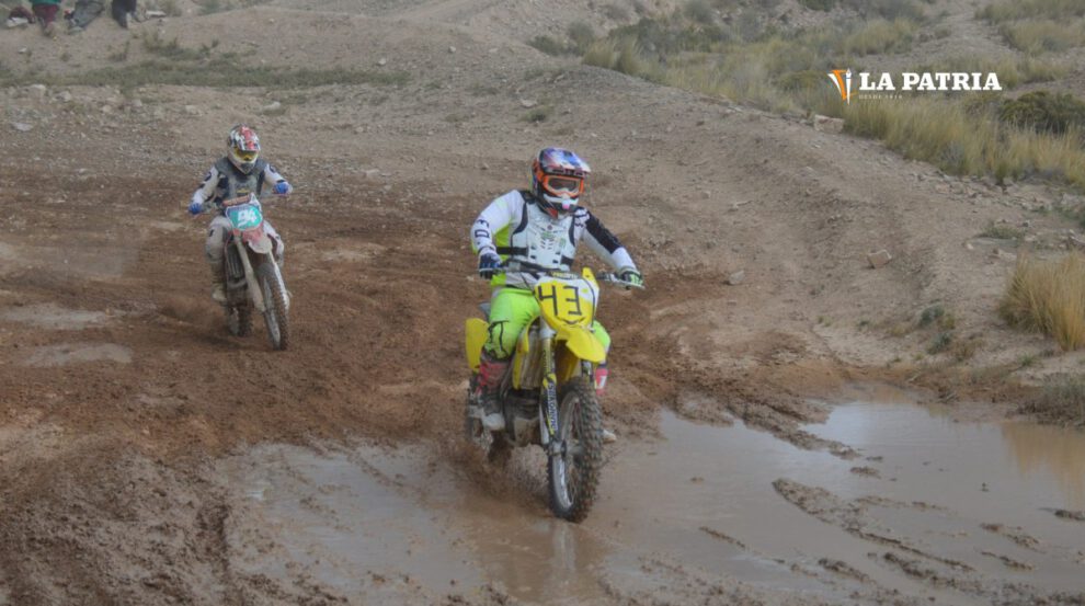 Pilotos orureños en motociclismo