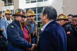 Acuerdo con el Gobierno tras levantamiento de bloqueos por cooperativistas mineros