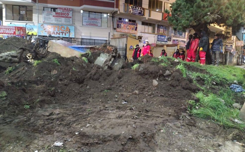 Módulo policial en El Alto tras asesinato de joven