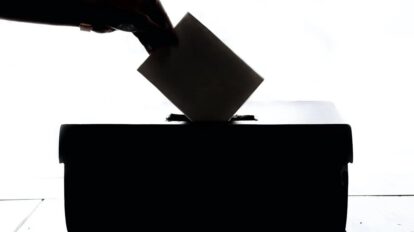 Papeleta electoral de agosto con 13 franjas según el TSE