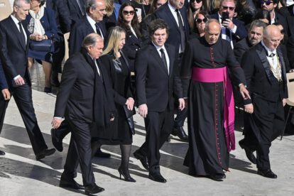 Javier Milei responde críticas sobre su llegada tardía al funeral del Papa Francisco