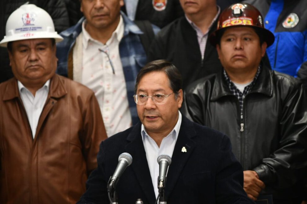 Incremento salarial en Bolivia acordado por el Gobierno y la COB