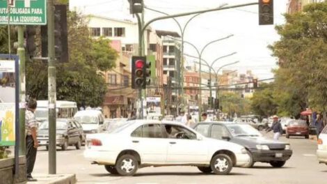 Semáforos en Santa Cruz de la Sierra fuera de servicio por robo de cables
