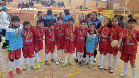 Futsal Infantojuvenil Oruro celebra exitoso cierre de la temporada 2024