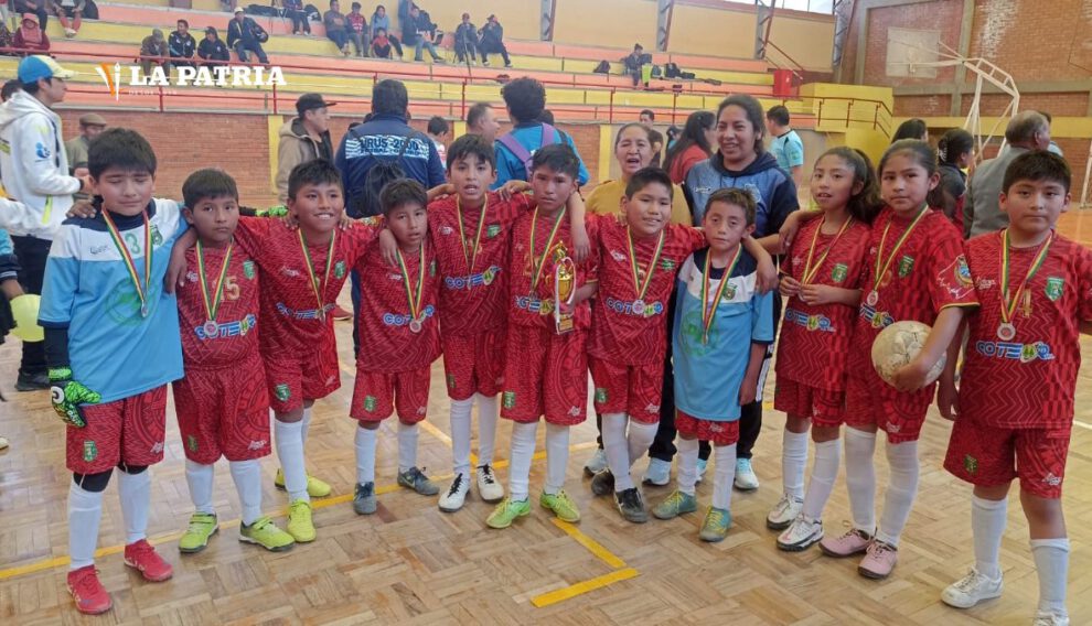 Futsal Infantojuvenil Oruro celebra exitoso cierre de la temporada 2024