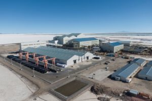Industrialización de litio en la planta de Yacimientos de Litio Bolivianos en el salar de Uyuni