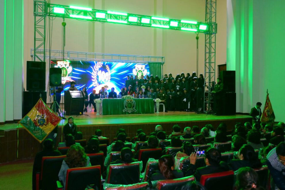 Acto académico en homenaje al centenario del Colegio Jorge Oblitas