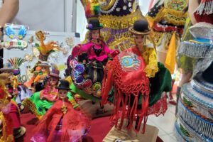 Carnaval de Oruro con artesanías emblemáticas