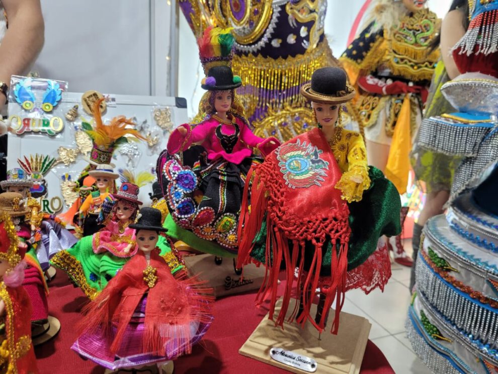 Carnaval de Oruro con artesanías emblemáticas