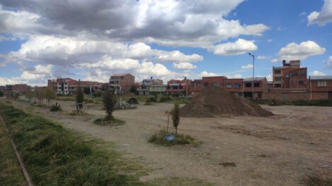 avasallamiento de terrenos operativos en Viacha