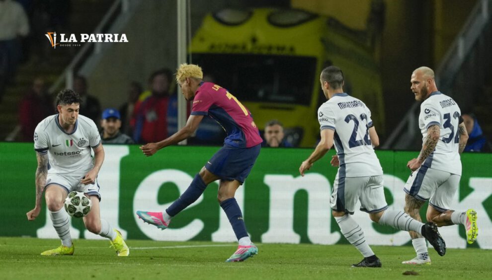 Lamine Yamal anota el primer gol del Barcelona en la semifinal