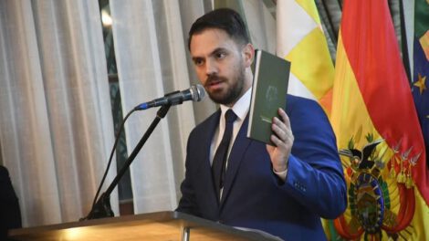 Decisión judicial contra Evo Morales calificada como payasada por Eduardo Del Castillo