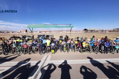 Ciclistas orureños compiten en nacional de MTB
