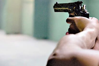 Fotografía ilustrativa de un hombre que muere de un disparo en Cochabamba