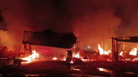 Incendio en San Julián afectando talleres y tiendas de motocicletas