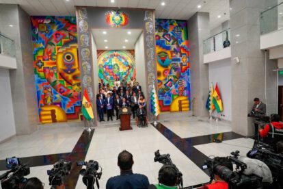 Gobierno firma contratos publicitarios por Bs. 52 millones con medios nacionales