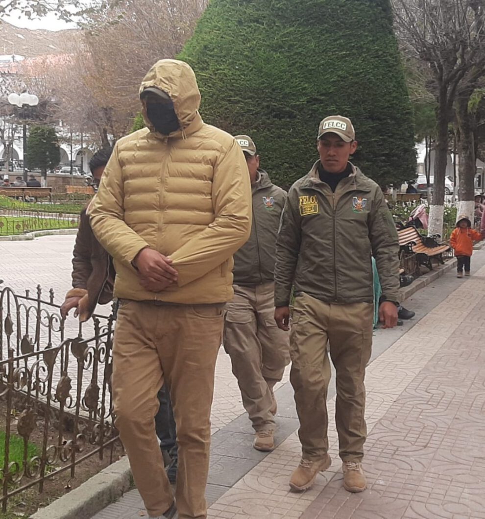 Aprehenden al titular de la DIO por presunta corrupción