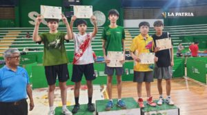 Premiación en el nacional de tenis de mesa con Gabriel Condori y Ángel Aguilar