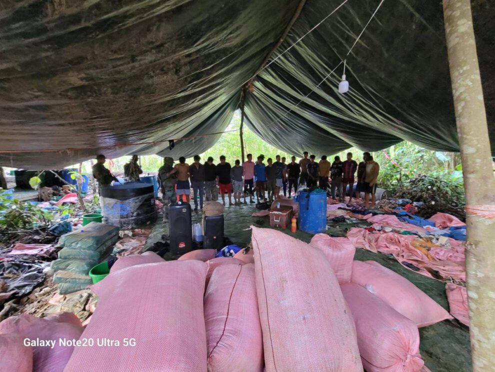 desmantelan fábricas de cocaína en Villa Tunari