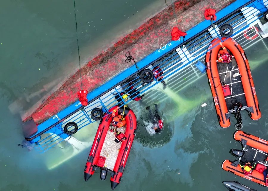 Naufragio en el río Guizhou en China