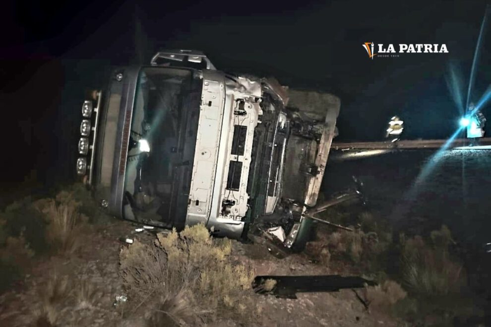 Colisión frontal Oruro Potosí