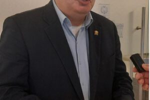 acción de inconstitucionalidad presentada por Enrique Urquidi contra convenio entre Senarecom y Gobernación de Oruro